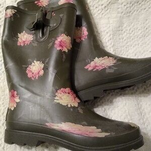 Austin & Co. floral print rain boots